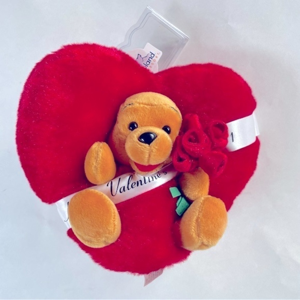 🎯3/$10 Disneyland Disney Valentine’s Day Beanbag Plush Winnie the Pooh Red Heart